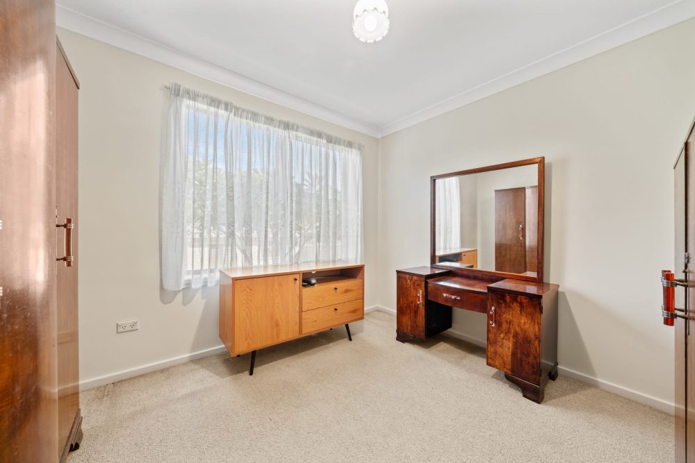 18 White Ave 11