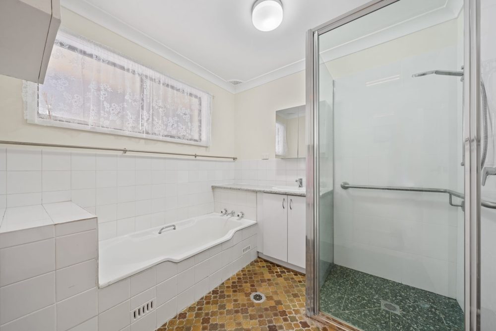 18 White Ave 13