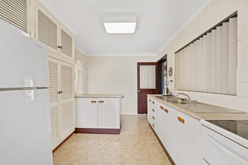 18 White Ave 14