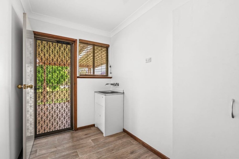 6 Ellen Avenue 14