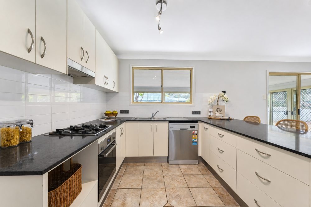 80 Gardner Cct, Singleton Heights -10